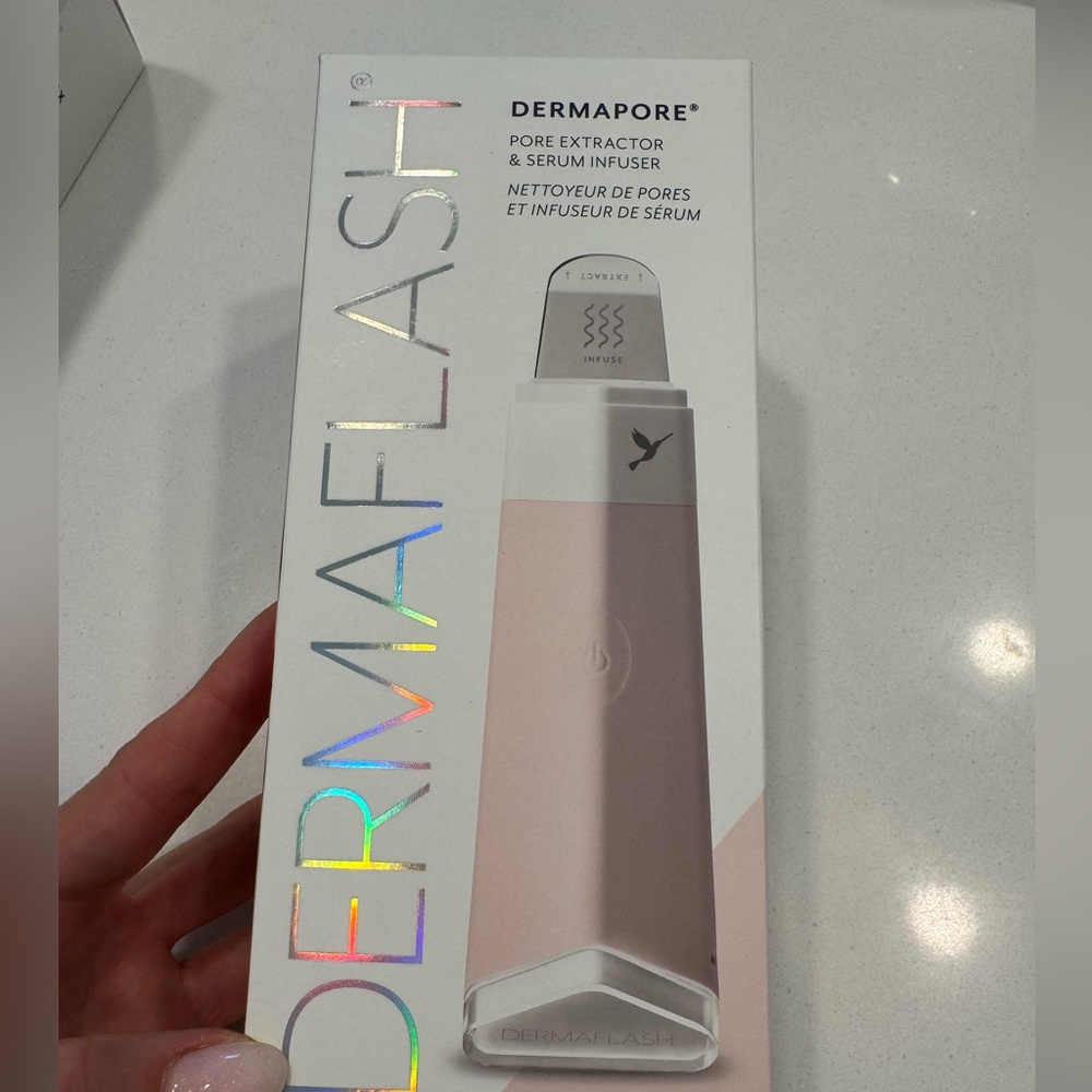 DERMAFLASH DERMAPORE Ultrasonic 2-in-1 Pore Extractor and Serum Infuser
